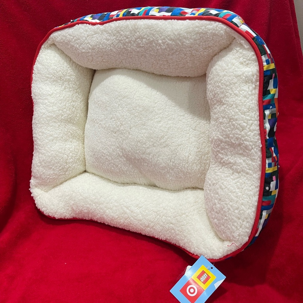 Cozy Cream Pet Bed with Colorful Trim